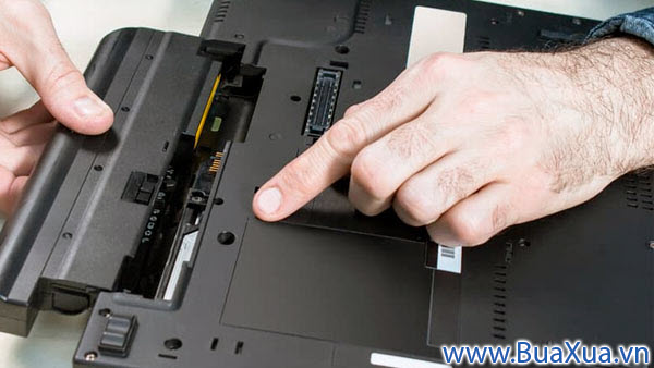 Máy vi tính xách tay đều có pin cho phép bạn sử dụng khi không cắm điện