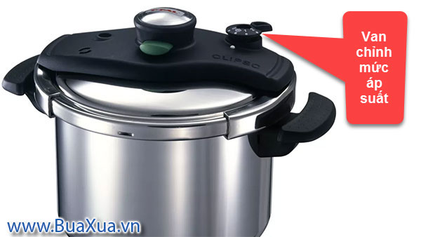 Đậy kín nắp và kiểm tra van khóa áp suất