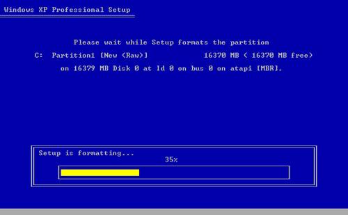 Đang định dạng ổ đĩa cài đặt WIndows XP