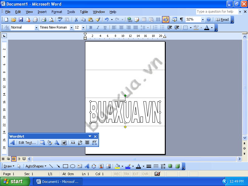 Kéo to và di chuyển hình hình WordArt tới vị trí giữa của ô thứ 3