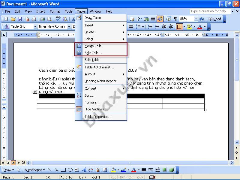 Truy cập vào trình đơn Table để gộp chung hoặc phân chia ô trong bảng