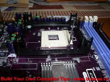 Tháo thanh khóa CPU