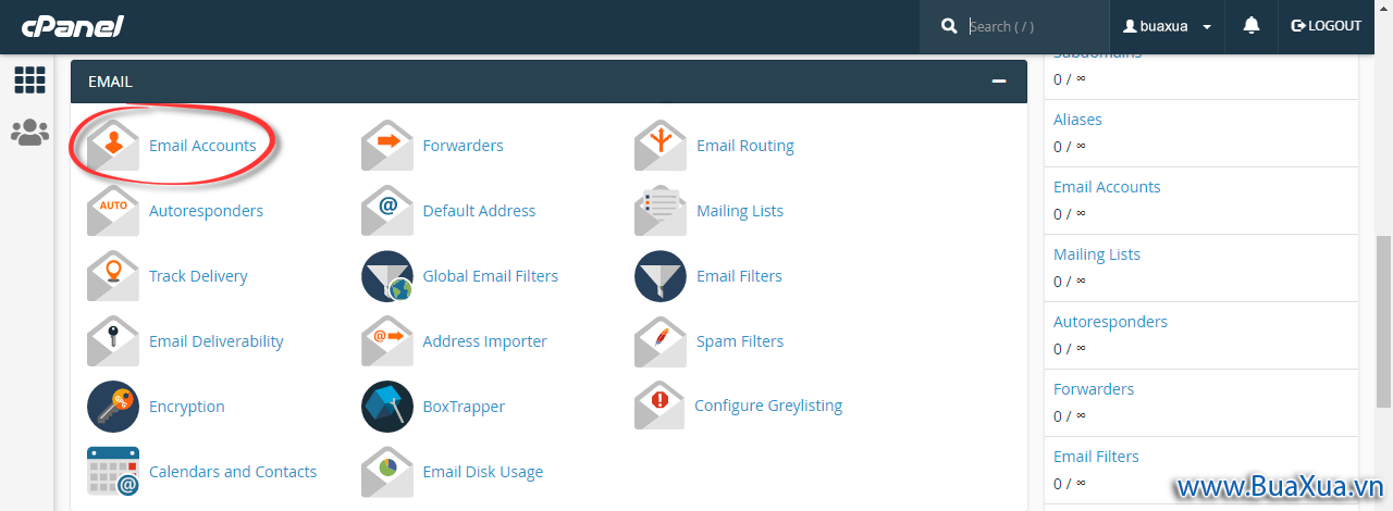 Sau khi đăng nhập vào cPanel, bạn hãy nhấn vào Email Accounts